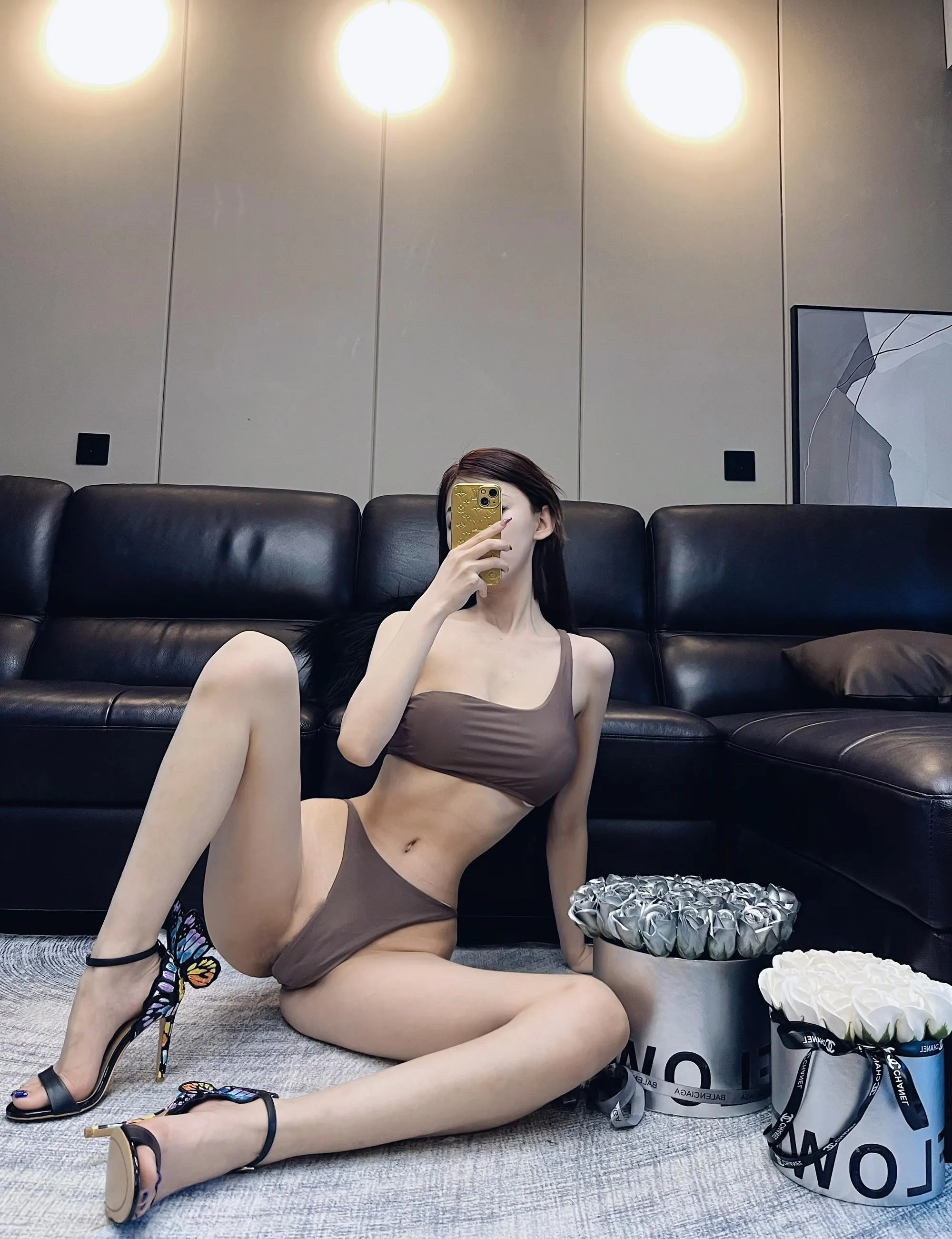 NO.112 脸红Dearie – 微密圈系列 玫瑰与蝴蝶 [19P]插图1